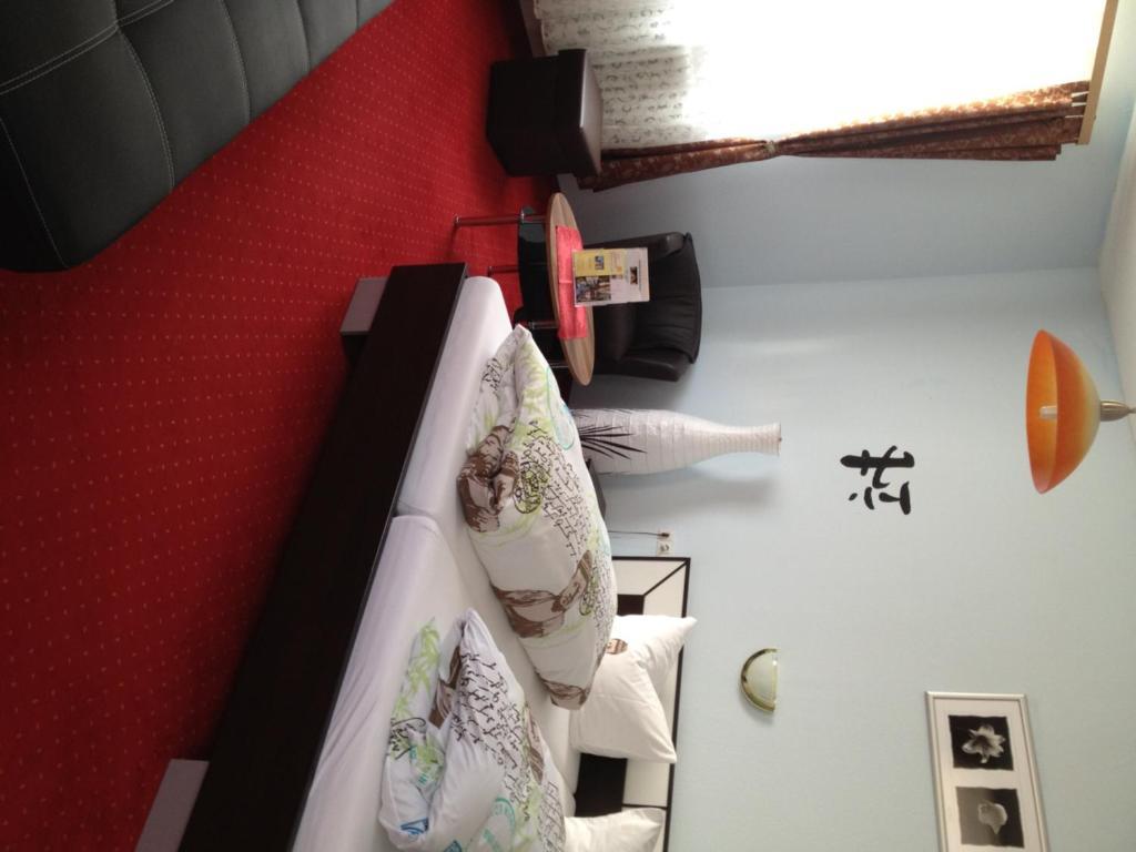 Hotel Sonne Bad Wildbad Quarto foto